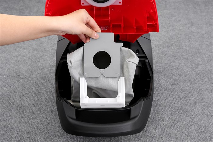 Máy hút bụi dạng hộp Panasonic MC-CG525RN49 Màu Đen - Đỏ