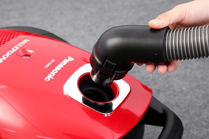 Máy hút bụi dạng hộp Panasonic MC-CG525RN49 Màu Đen - Đỏ