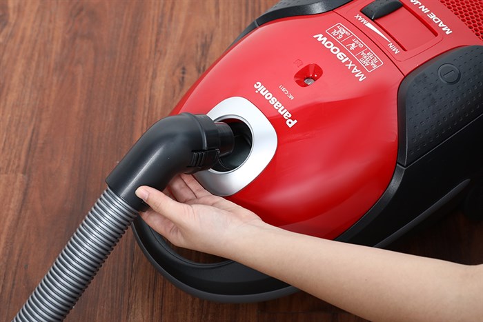 Máy hút bụi dạng hộp Panasonic MC-CJ911RN49 Màu Đỏ