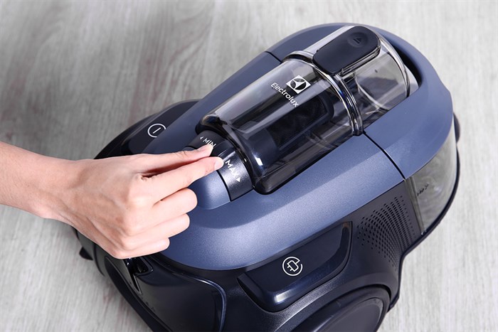 Máy hút bụi dạng hộp Electrolux EFC71611 Màu Xanh Dương
