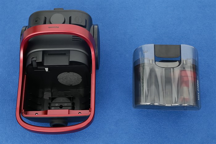 Máy hút bụi dạng hộp Panasonic MC-CL607RN49 Màu Đen - Đỏ