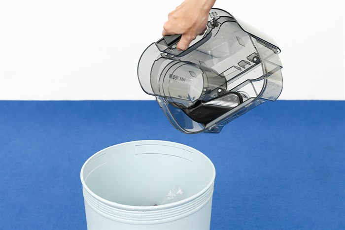 Máy hút bụi dạng hộp Panasonic MC-CL603GN49 Màu Đen - Xanh lá