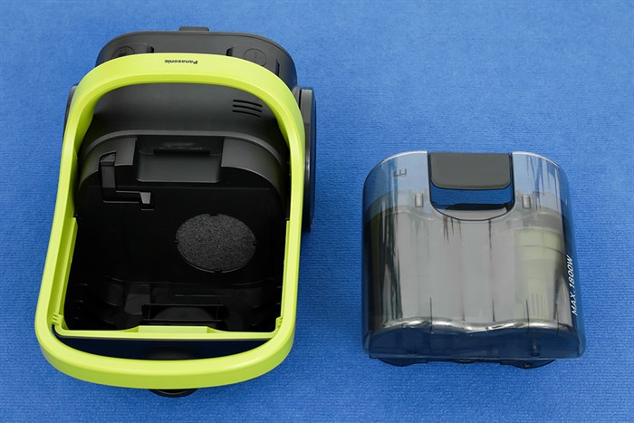 Máy hút bụi dạng hộp Panasonic MC-CL603GN49 Màu Đen - Xanh lá