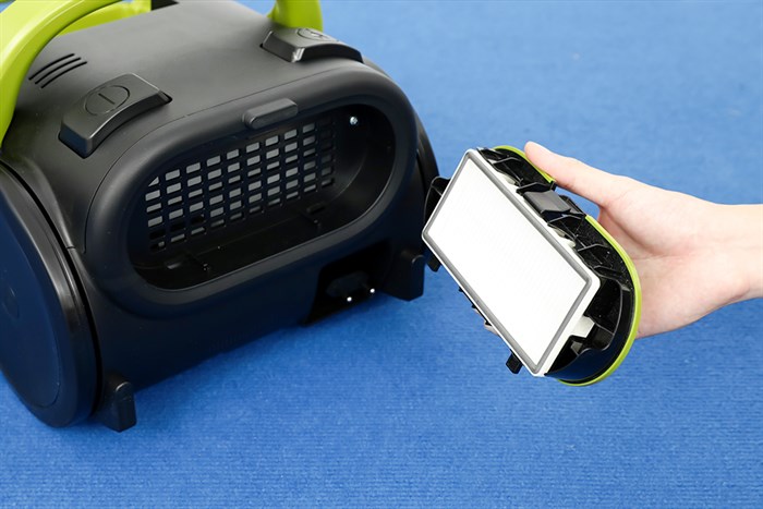 Máy hút bụi dạng hộp Panasonic MC-CL603GN49 Màu Đen - Xanh lá