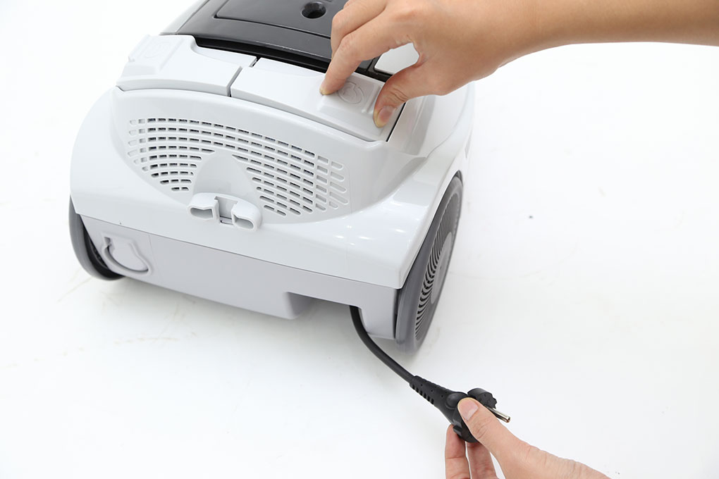 Máy hút bụi Hitachi SH18 1800 W hình 5 Máy hút bụi Hitachi SH18 1800 W hình 5