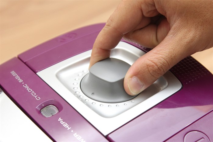 Máy hút bụi Electrolux ZLUX1811 1800 W Màu Tím