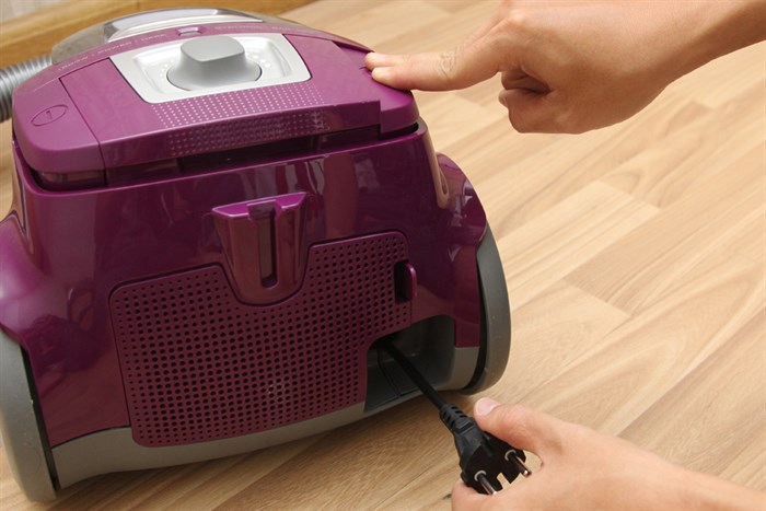 Máy hút bụi Electrolux ZLUX1811 1800 W Màu Tím