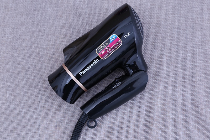 Máy sấy tóc Panasonic EH-NE20-K645 Đen - Tay cầm có thể gấp gọn, cất giữ tiện lợi