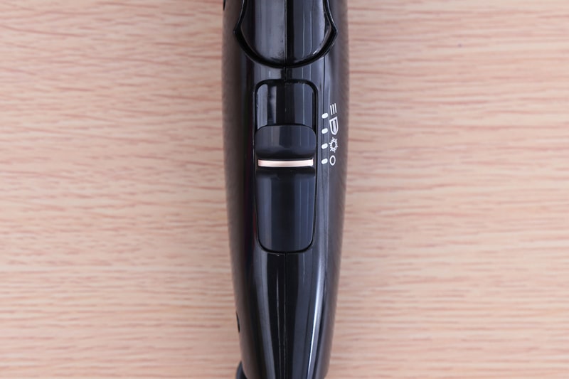 Máy sấy tóc Panasonic EH-ND30-K645 - 3 tốc độ sấy phù hợp với nhu cầu người sử dụng