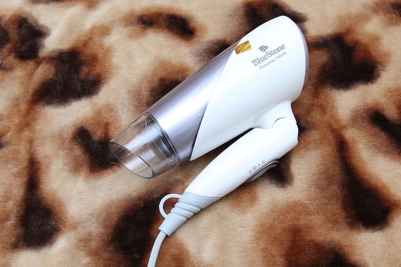 Tay cầm có thể gấp gọn, tiện lợi khi đi du lịch Tay cầm có thể gấp gọn, tiện lợi khi đi du lịch