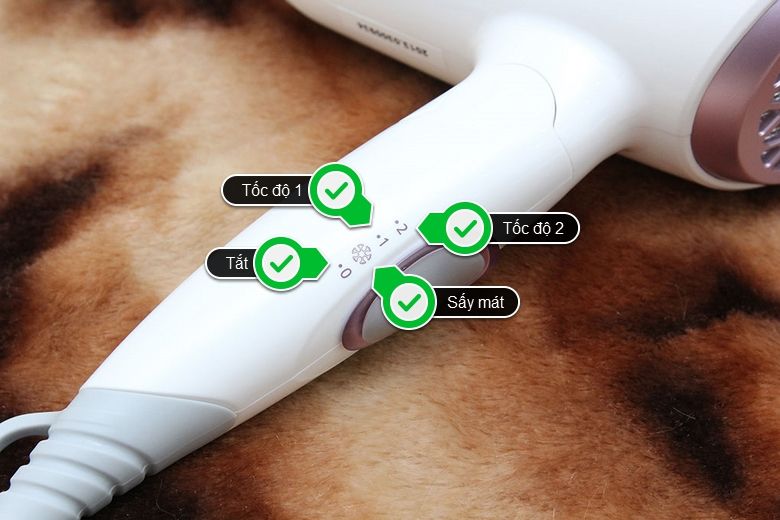 2 tốc độ sấy, 1 chế độ sấy mát 2 tốc độ sấy, 1 chế độ sấy mát