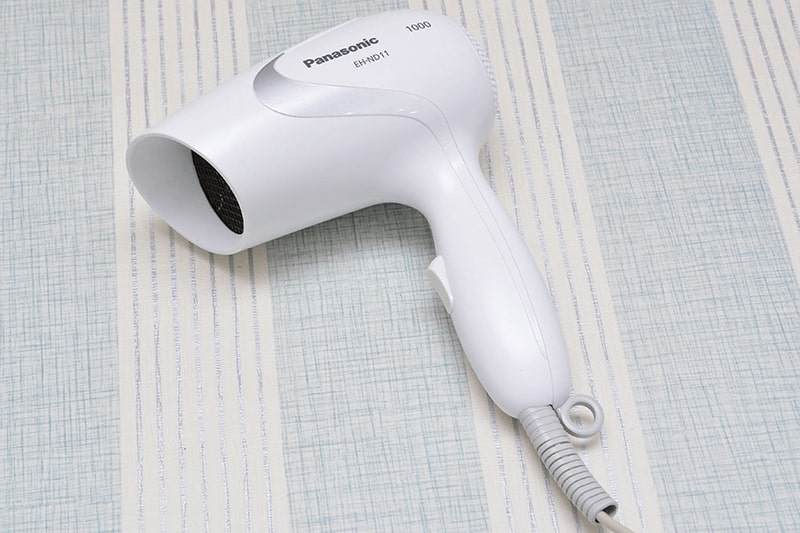 Panasonic ND11 1000W hairdryer helps dry speakers and absorb moisture