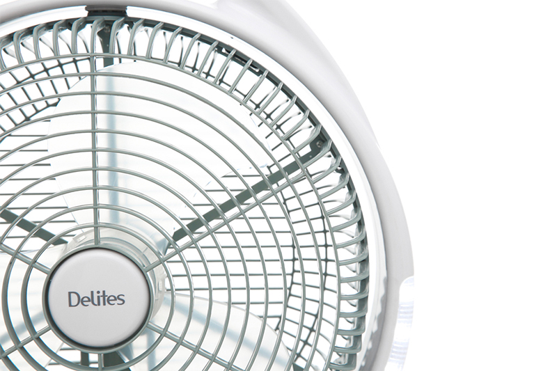 Quạt sạc Delites QS001 - 3 cánh quạt 30 cm 
