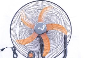 Sải cánh rộng và chế độ xoay chiều cho làn gió trải rộng