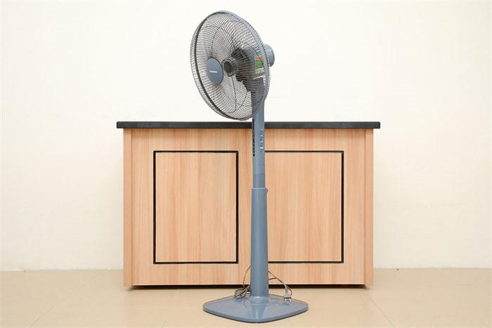 Quạt đứng Panasonic F409KB Màu Xanh Dương