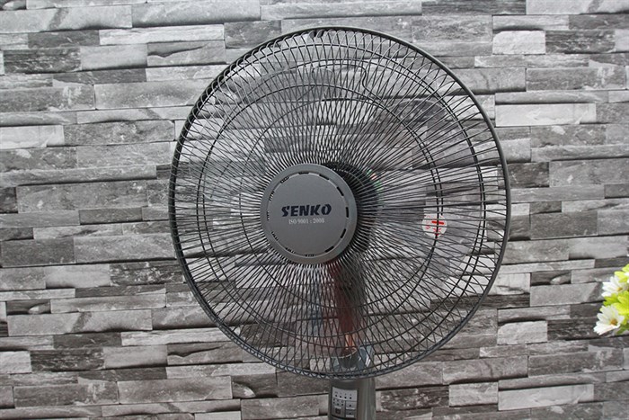 Quạt đứng Senko DR888 Màu Xám
