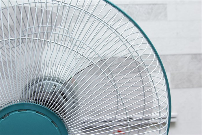 Quạt treo tường Senko TR828 Màu Cốm