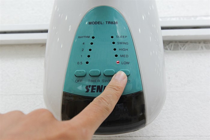 Quạt treo tường Senko TR828 Màu Cốm