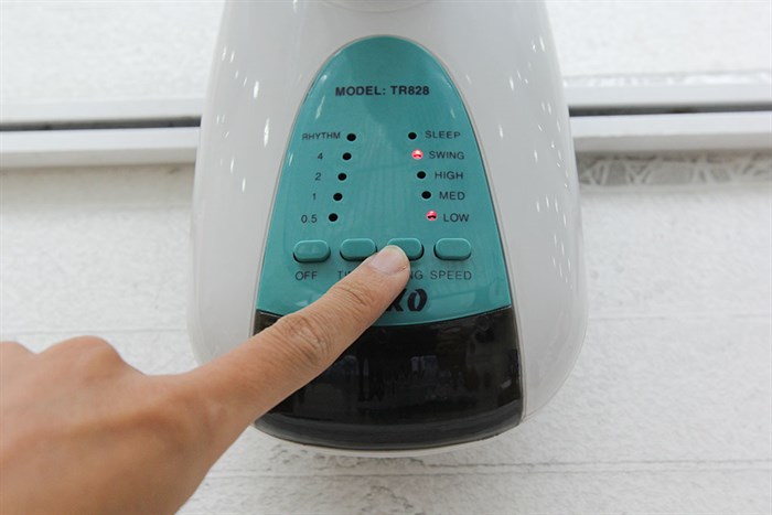 Quạt treo tường Senko TR828 Màu Cốm