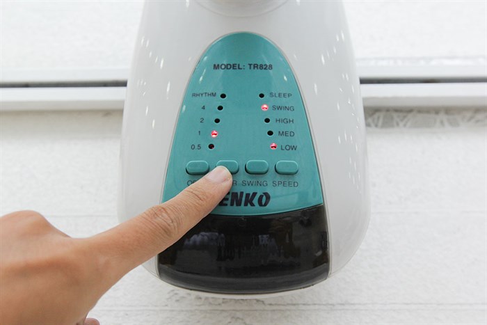 Quạt treo tường Senko TR828 Màu Cốm