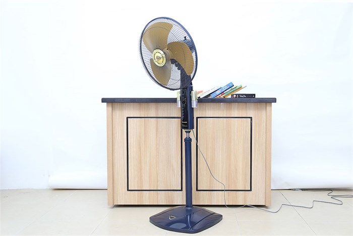 Quạt đứng Panasonic F-407WGO Màu Đen