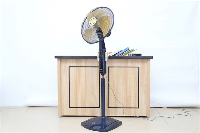 Quạt đứng Panasonic F-407WGO Màu Đen