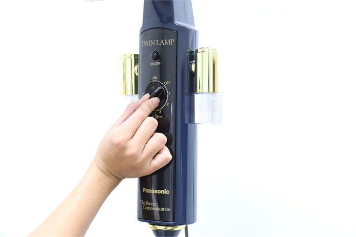 Quạt đứng Panasonic F-407WGO Màu Đen