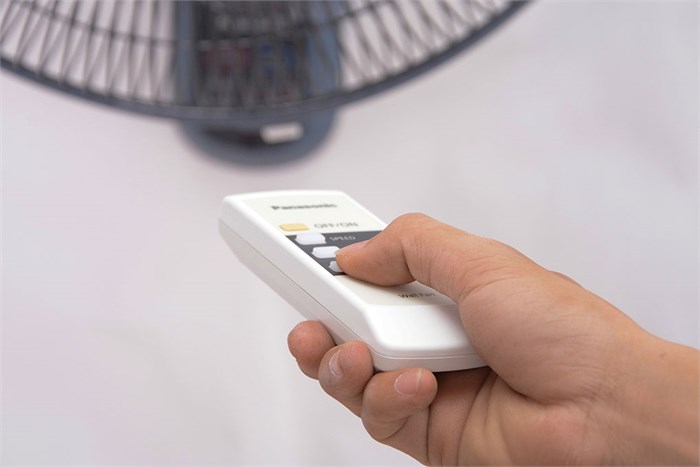 Quạt treo Panasonic F-409MB Màu Xanh Dương