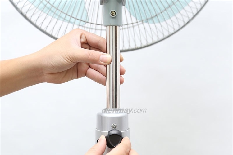 Quạt đứng Asia D16009 Màu Xám