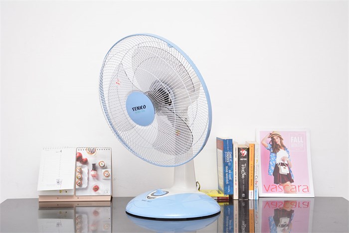 Quạt bàn Senko B813 Màu Trắng - Xanh