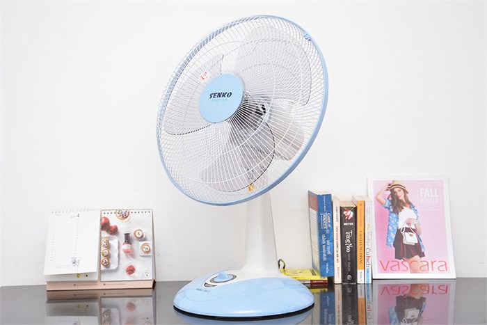 Quạt bàn Senko B813 Màu Trắng - Xanh