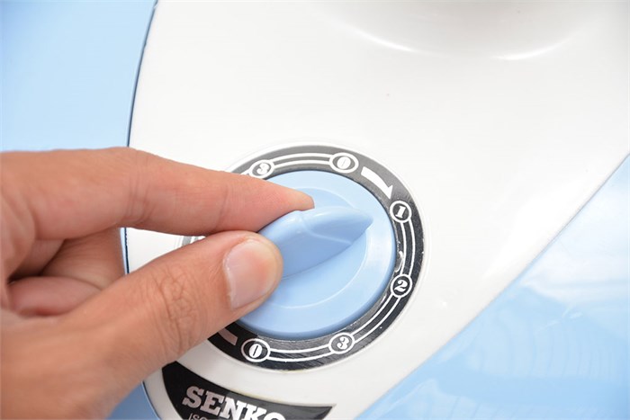 Quạt bàn Senko B813 Màu Trắng - Xanh