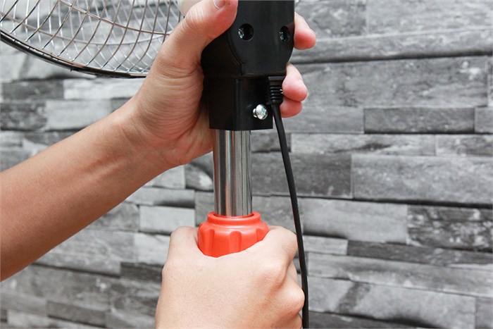 Quạt đứng Senko DTS107 Màu Đen - Cam