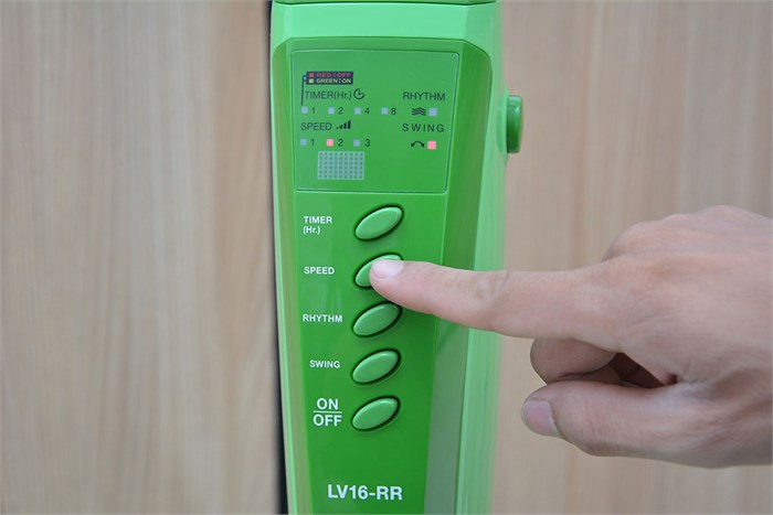 Quạt đứng Mitsubishi LV 16-RR-CY Màu Xanh lá