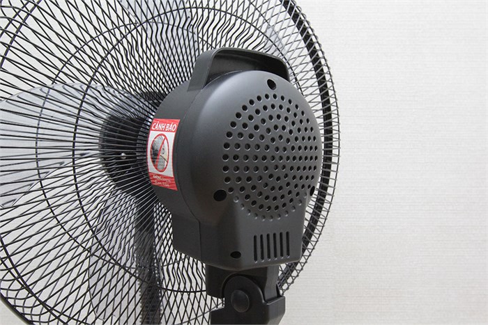 Quạt phun sương Comet CM8816 Màu Đỏ