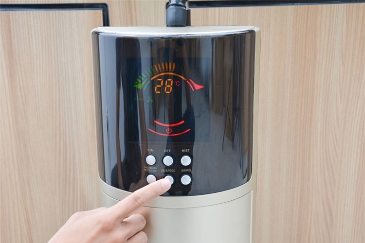 Quạt phun sương Kangaroo KG50S Màu Vàng đồng