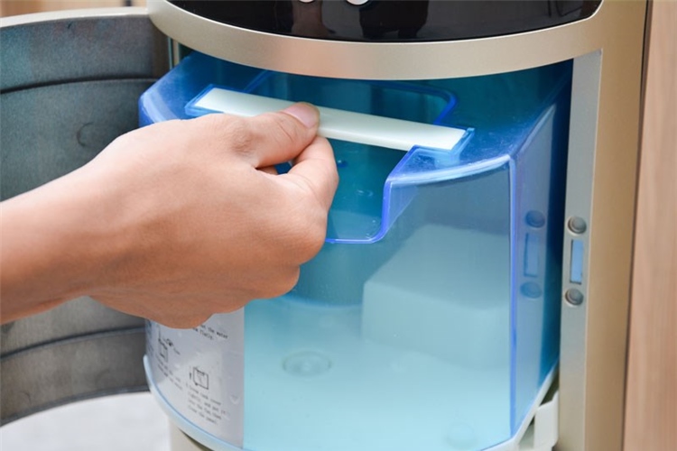 Quạt phun sương Kangaroo KG50S Màu Vàng đồng