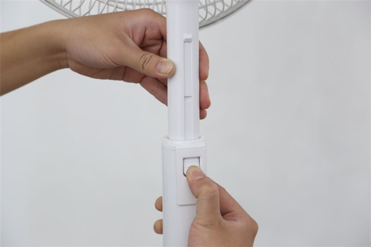 Quạt lửng Mitsubishi R30-HRR-W Màu Bạc