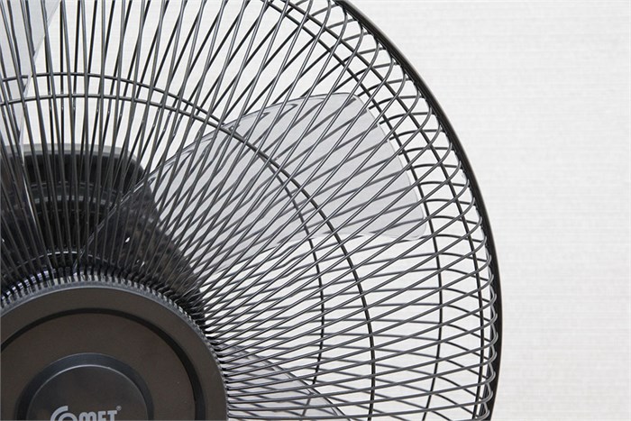 Quạt phun sương Comet CM8806 Màu Nâu