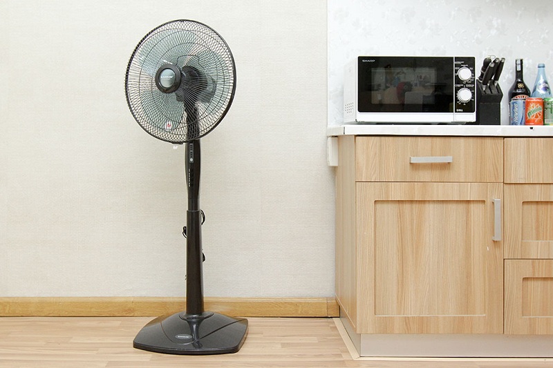 Quạt đứng Sunhouse SHD 7631 Đen