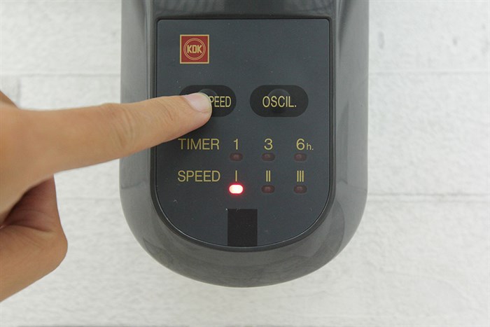 Quạt treo tường KDK 3 cánh M40M 51W Màu Đen