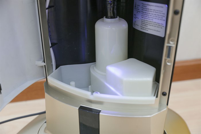 Quạt phun sương Kangaroo KG208 Màu Vàng đồng