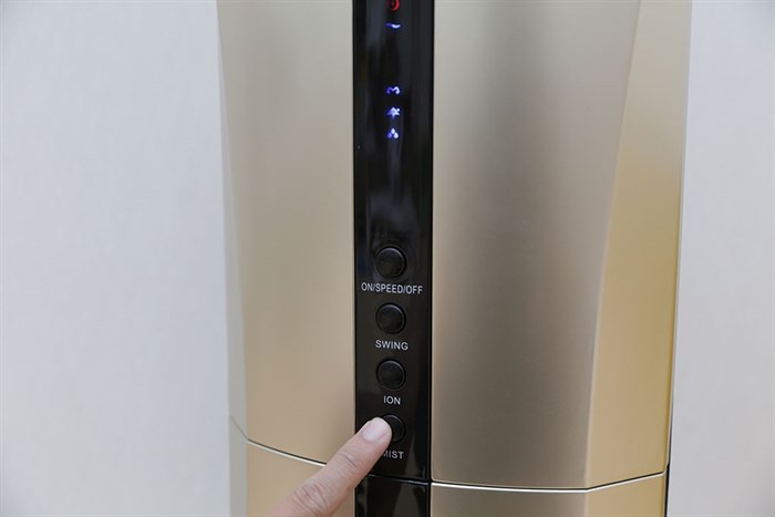 Quạt phun sương Kangaroo KG208 Màu Vàng đồng