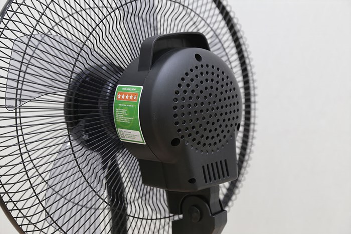 Quạt phun sương Sanaky SNK999HY Màu Đen - Đỏ