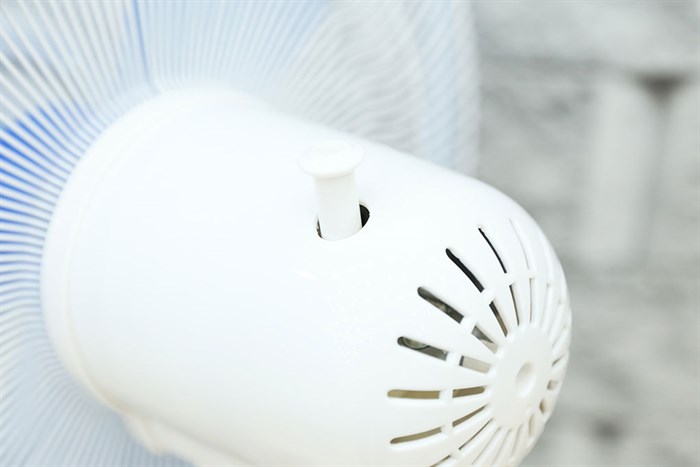 Quạt đứng Midea FS40-11V Màu Trắng