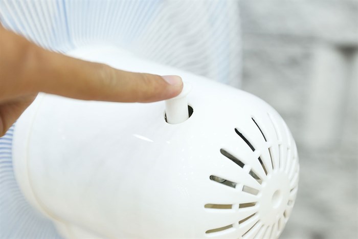 Quạt đứng Midea FS40-11V Màu Trắng