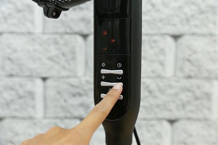 Quạt đứng Midea 5 cánh FS40-15QR 55W Màu Đen