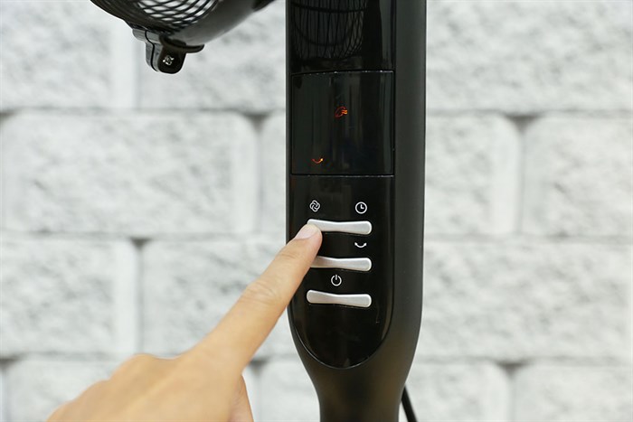 Quạt đứng Midea 5 cánh FS40-15QR 55W Màu Đen