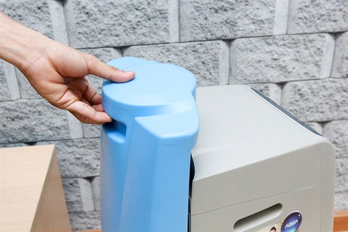 Quạt hơi nước Aqua AREF-B100MK3A Màu Trắng