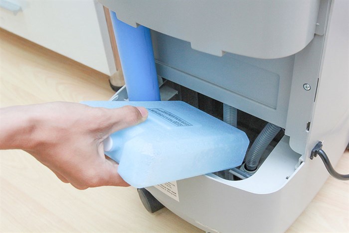 Quạt hơi nước Aqua AREF-B100MK3A Màu Trắng